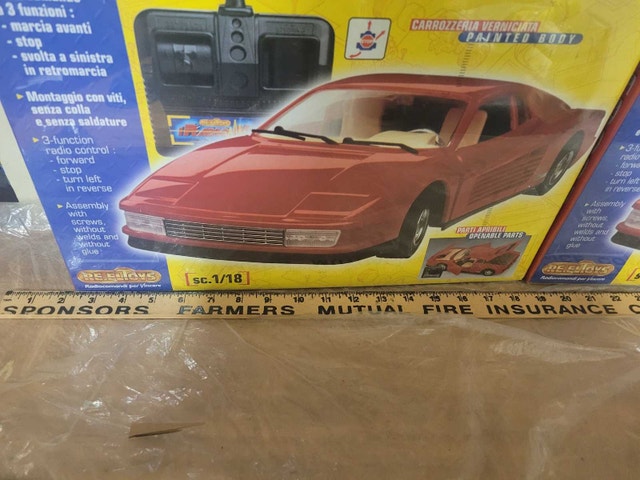 Ferrari Testarossa Model Kit 1984 1/18 Radio Kit New In Box - photo 2