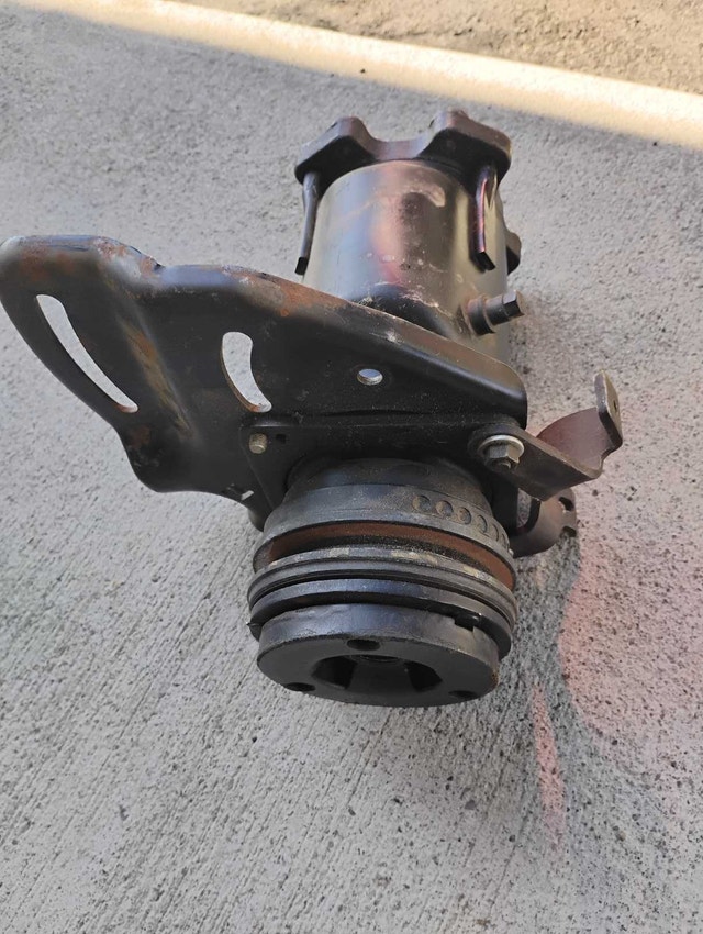 1976 Cadillac Eldorado AC Original Compressor - photo 2