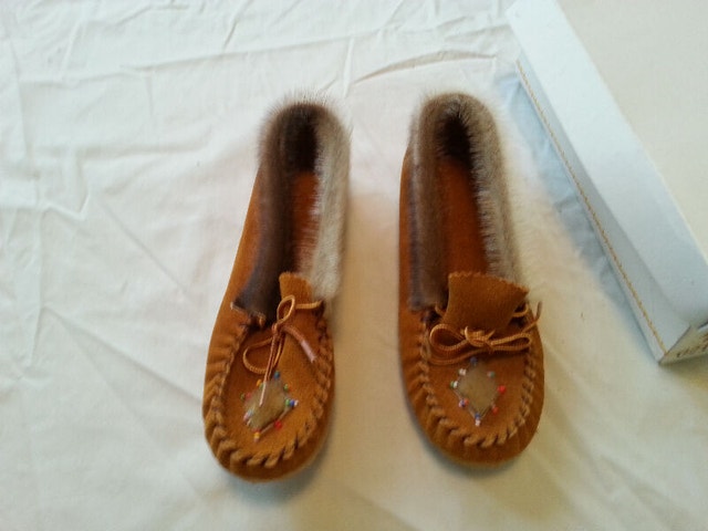 Leather Beaded Native American Indian Child Moccasins slippers