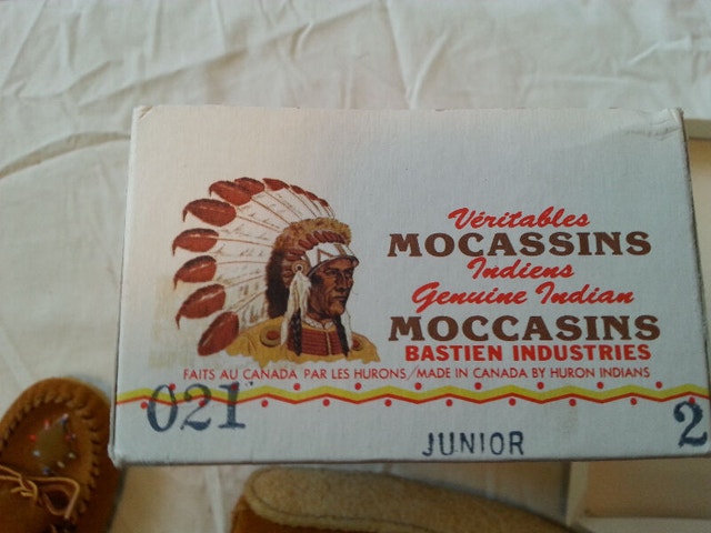 Leather Beaded Native American Indian Child Moccasins slippers - photo 3