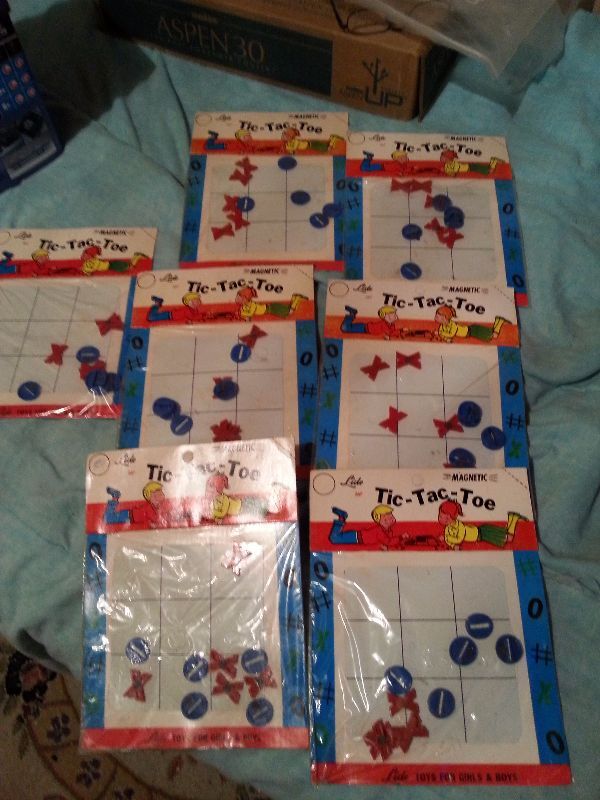 Rare 7 1950's Lido Magnetic Tic-Tac-Toe Toy play board New