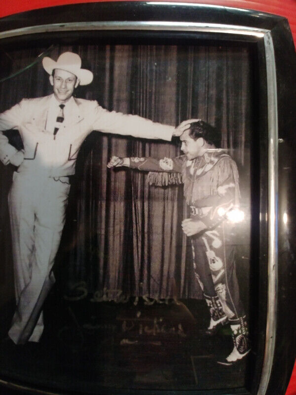 AUTOGRAPHED LITTLE JIMMY DICKENS PHOTO singer - photo 5