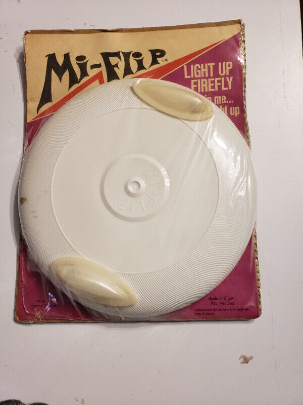 Vintage NEW Frisbee Flying light up saucer Mi-Flip Mid battery