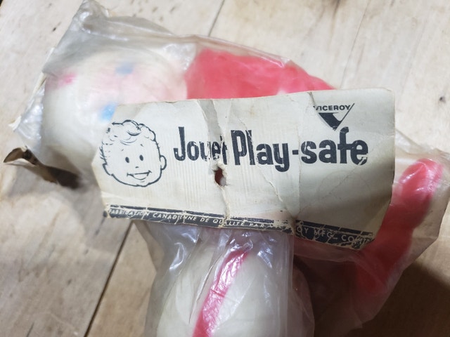 3 New Vintage Squeaky Plastic Football players - photo 4