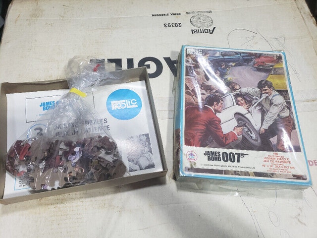 Vintage 1977 JAMES BOND 007 Jaws Puzzle