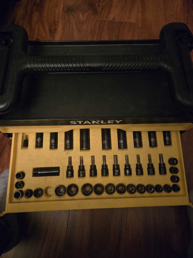 Stanley Tool Box - photo 3