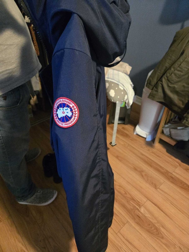 Canada Goose men size large