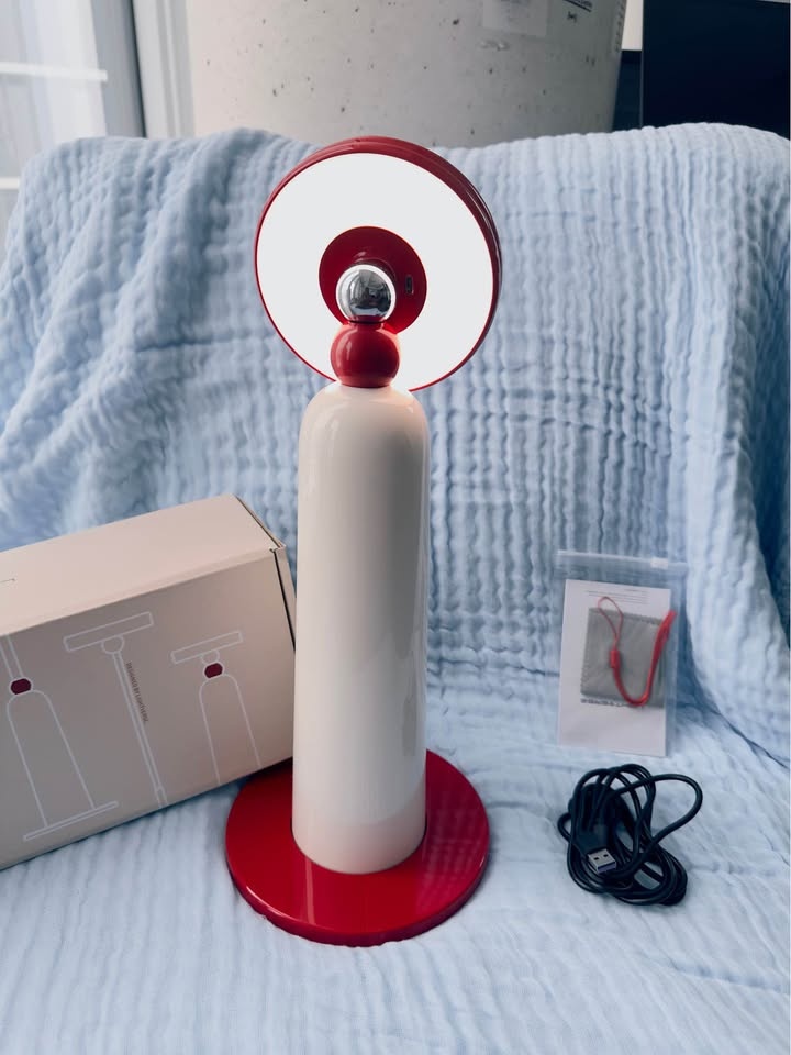 Moving Out Sale – LIGHTVERSE LED Floor Lamp - photo 3