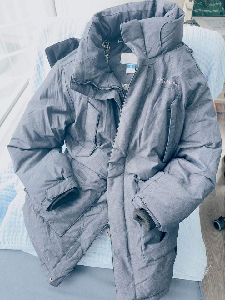 Moving Out Sale – Columbia Winter Jacket - photo 4