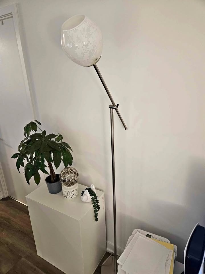 Elegant Floor lamp