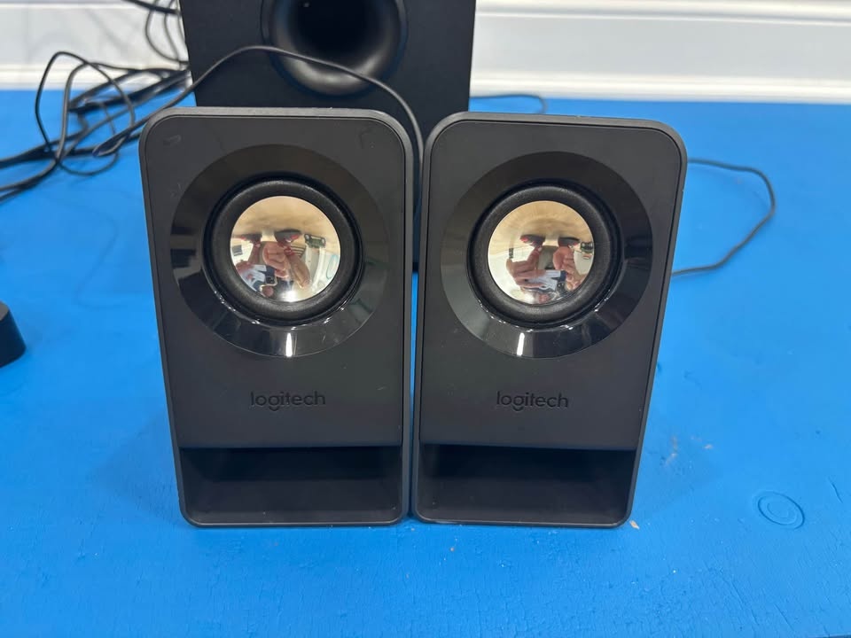 Logitech Z213 2.1 Speakers with Subwoofer – Great Condition - photo 2