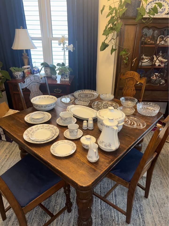 12 Piece Porcelain Set with Crystal & Glass Wear - photo 3