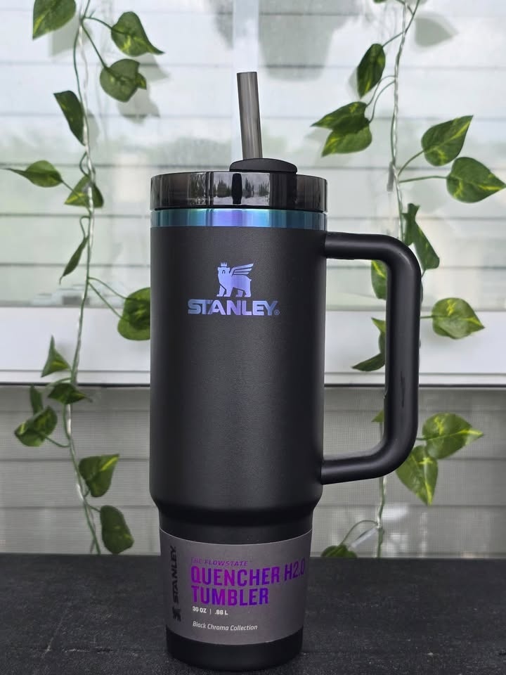 Stanley Tumbler Black Chroma 30 Oz - Rare Limited Edition - photo 2