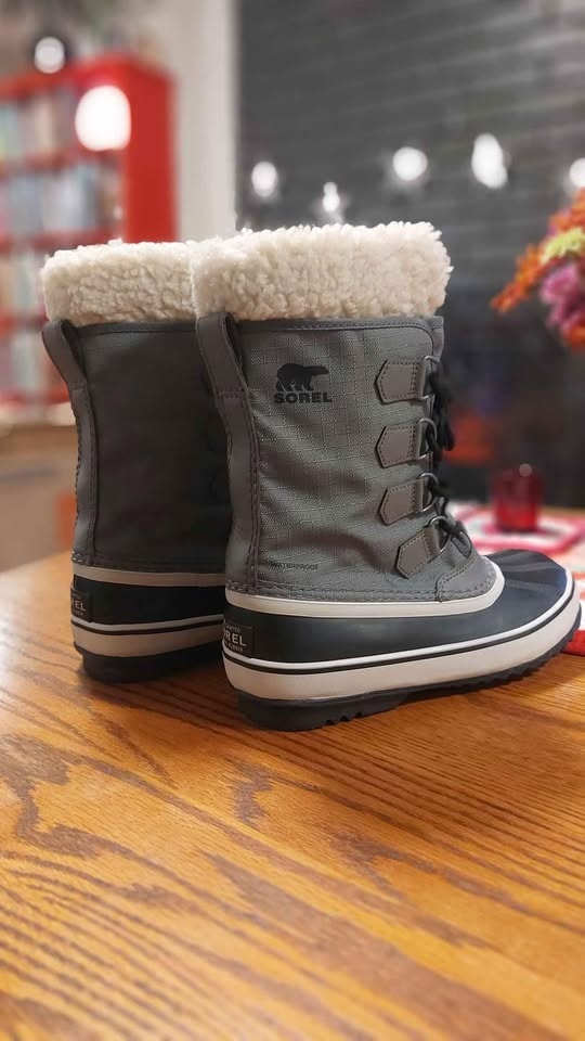 * New* SOREL winter boots - Womens size 5.5 - photo 2
