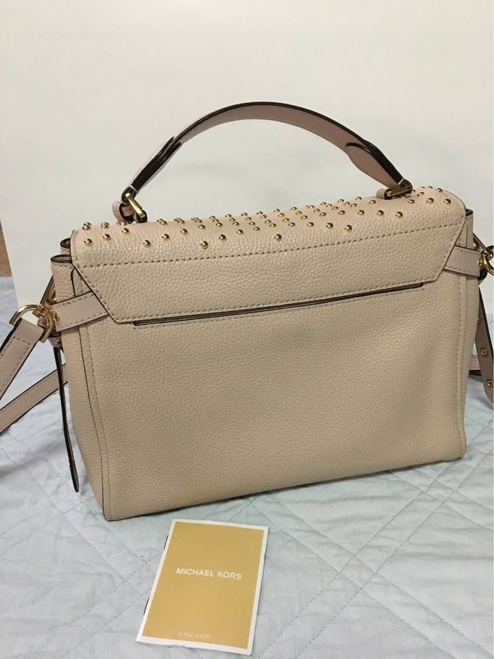 Michael kors soft pink studded handbag - photo 3