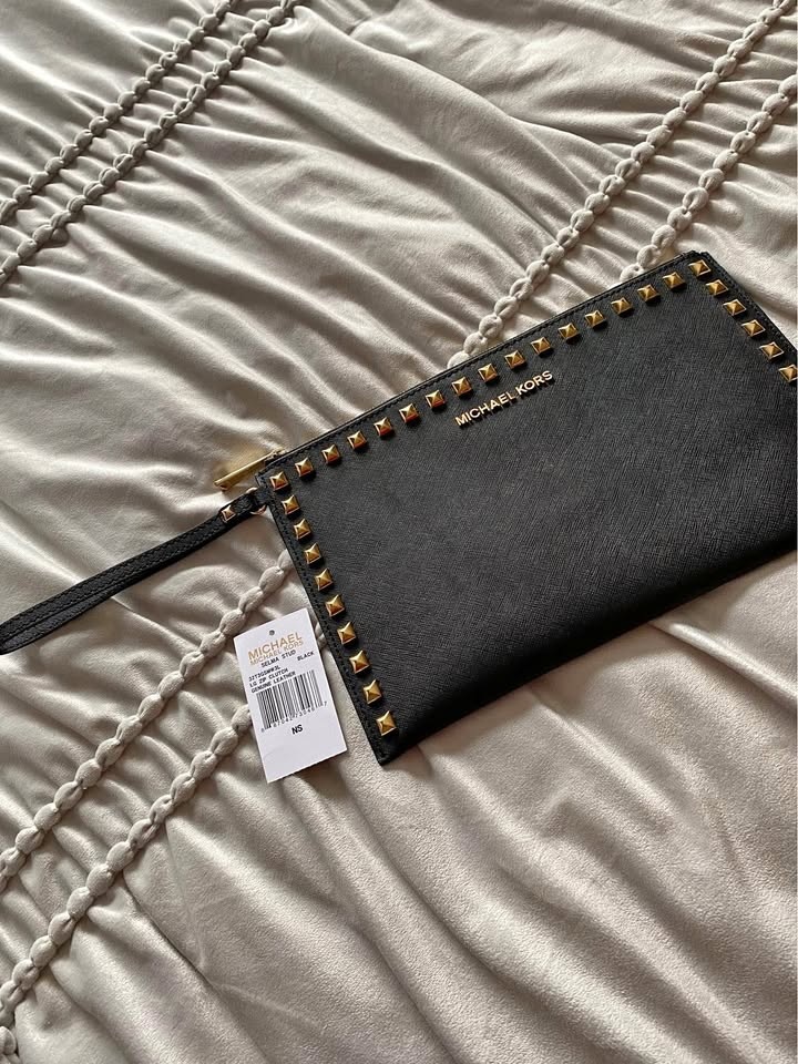 Michael kors handbags/purses/clutches