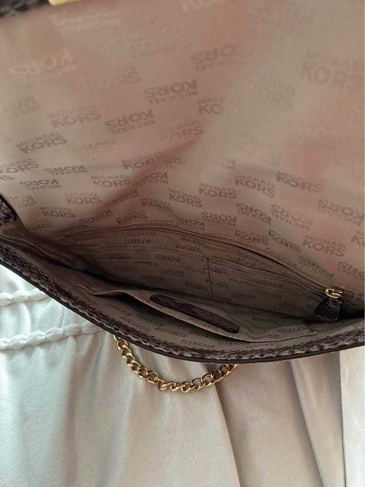 Michael kors wristlet/clutch - photo 2