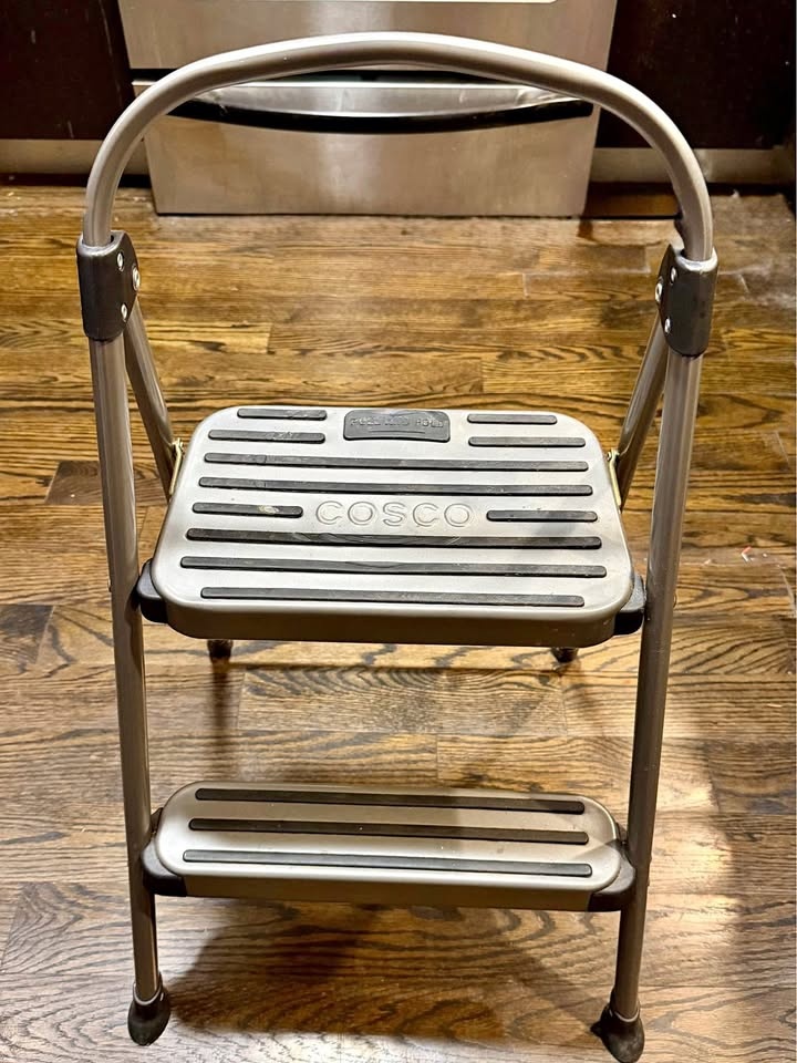 MOVE OUT SALE: Cosco Lightweight Two Step House Step Stool