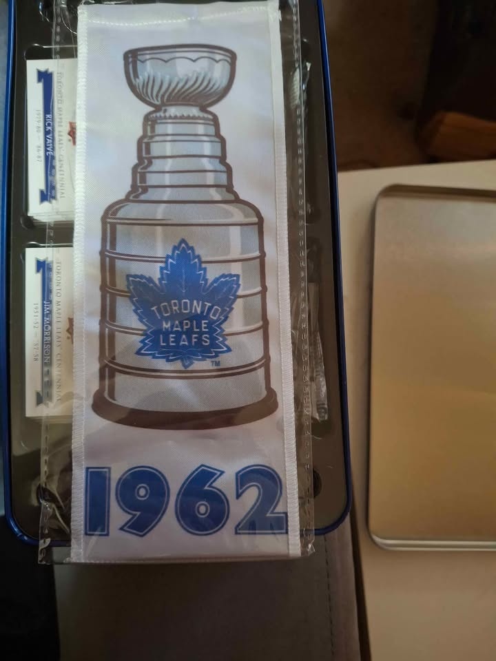 Toronto Maple Leafs Centennial 100 card base set - photo 2