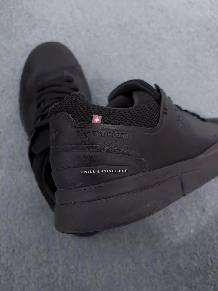 On Running "The Roger Advantage" All Black - Size US 8 - photo 2