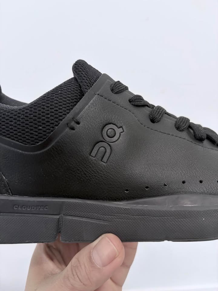 On Running "The Roger Advantage" All Black - Size US 8 - photo 3