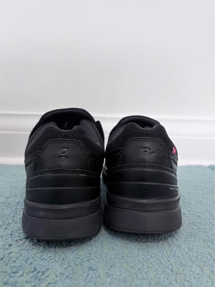 On Running "The Roger Advantage" All Black - Size US 8 - photo 4
