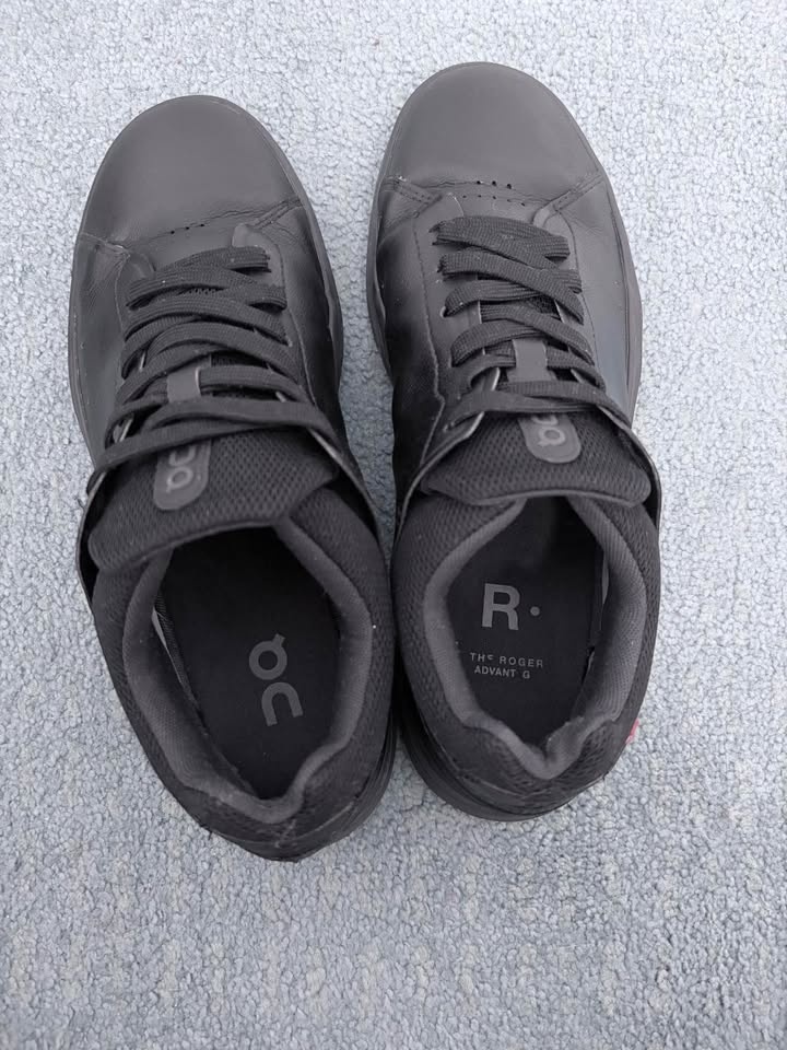 On Running "The Roger Advantage" All Black - Size US 8 - photo 5