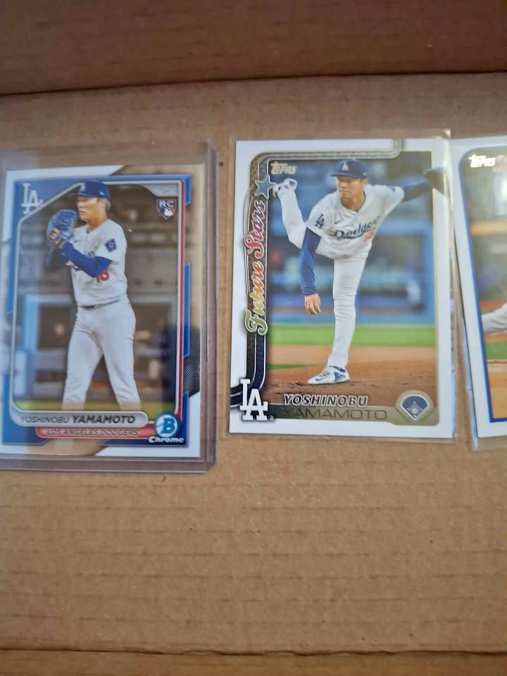 Baseball card bundle
