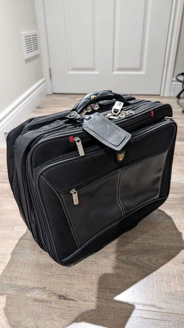 Roots Laptop Roller Bag  **** LIKE NEW *** - photo 4
