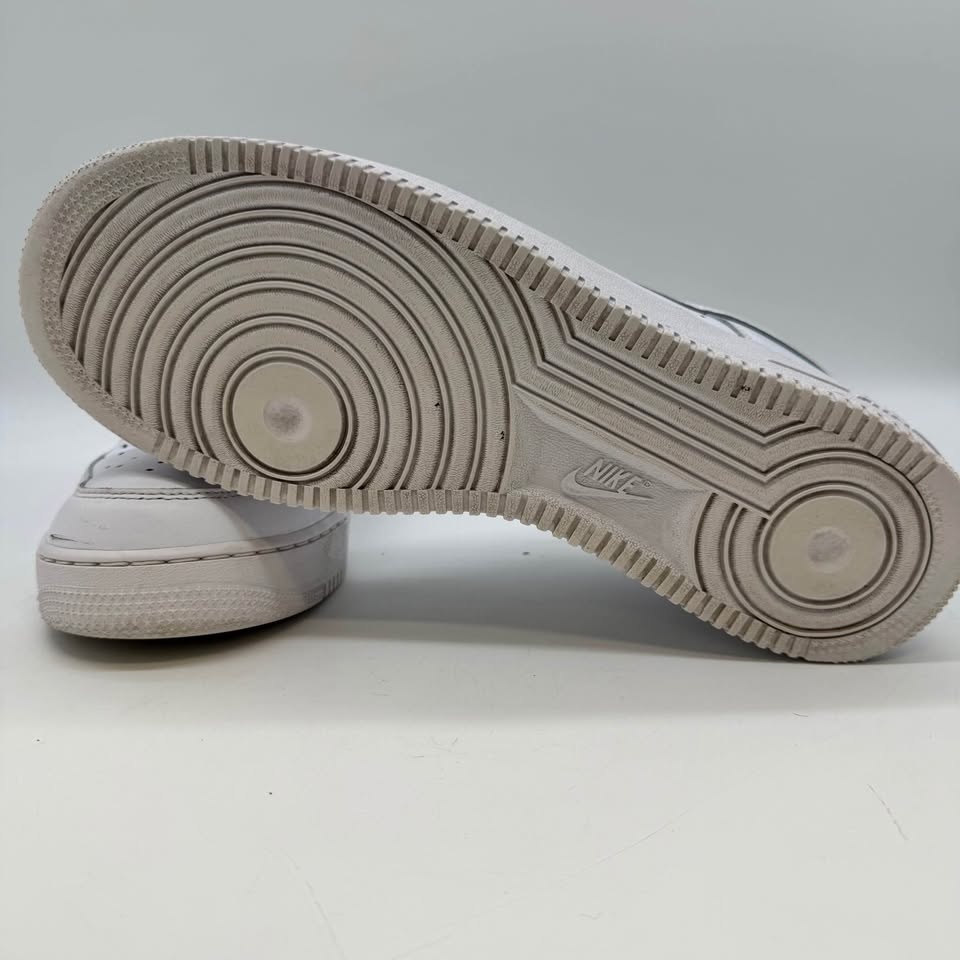 Nike Air Force 1 Low – Triple White – Size 12 (US) - photo 5