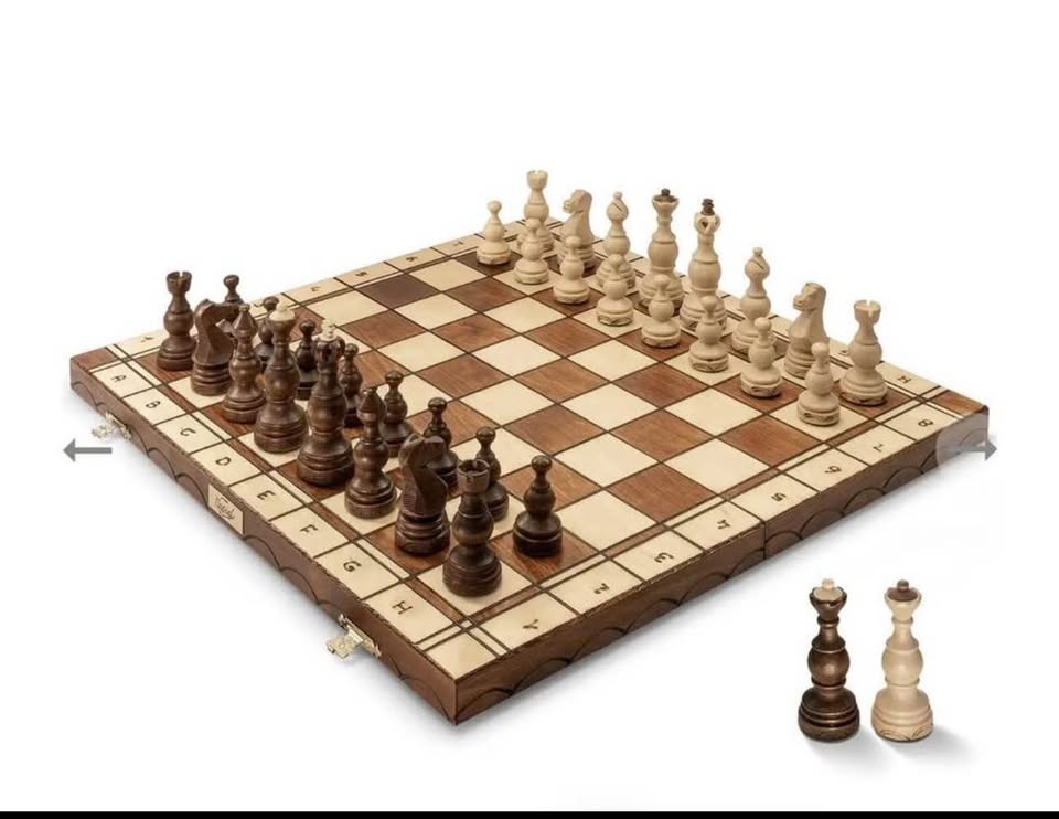 New 18" Wegiel Legate Handcrafted Wood Chess Set - Mississauga - photo 2