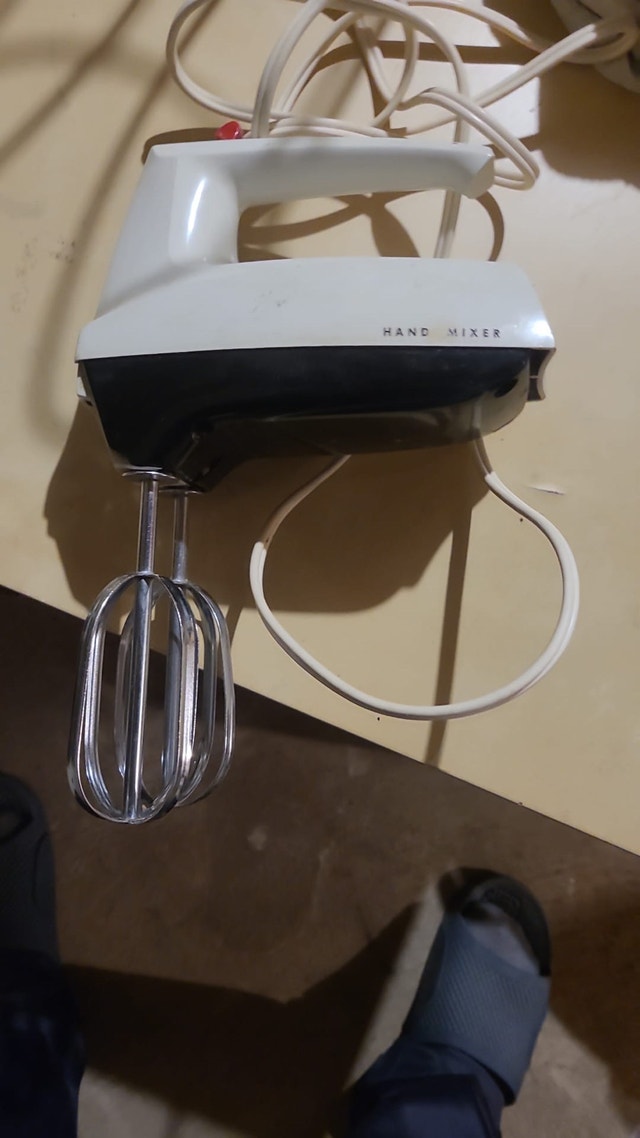 Hand Mixers $15 Each - photo 2