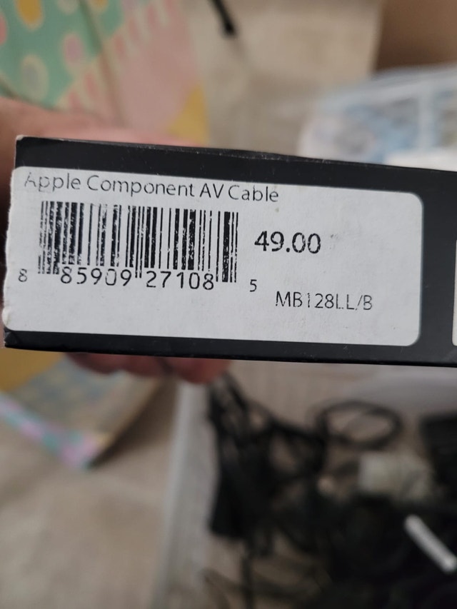 Apple AV Cable - photo 2