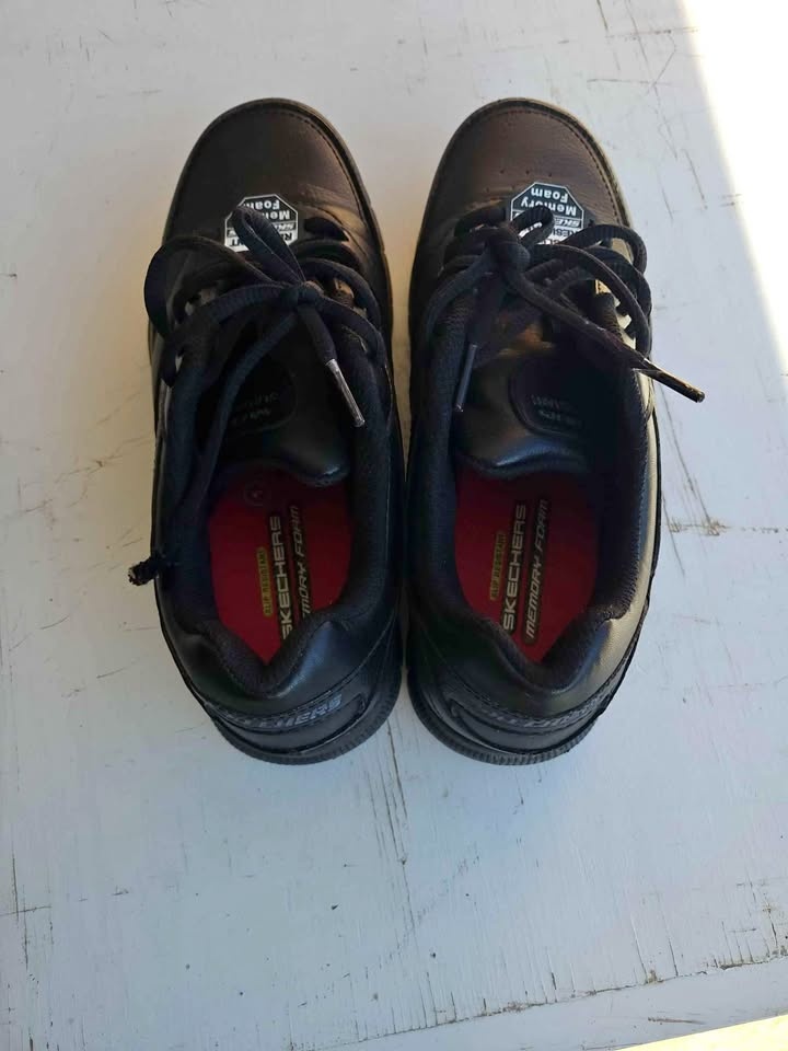 Slip resistant Memory Foam black shoes