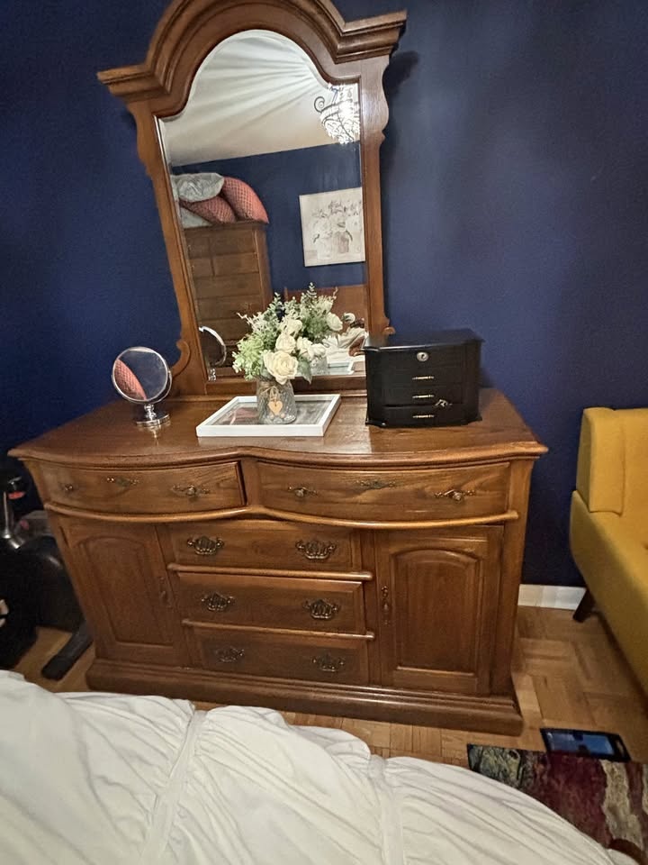 Timeless solid oak dresser with mirror