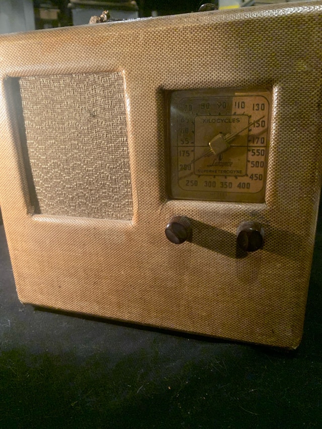 Antique RADIO - LafayetteSuperheterodyne circa 1930s
