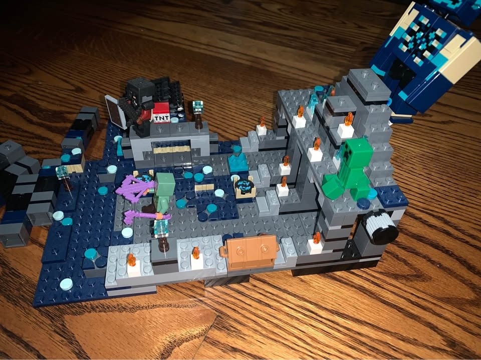 LEGO Minecraft The Deep Dark Battle Set - 21246 - photo 2