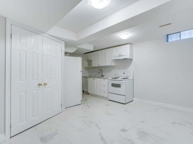 1 BHK basement for Rent near Queen & Chinguacousy intersection - photo 4