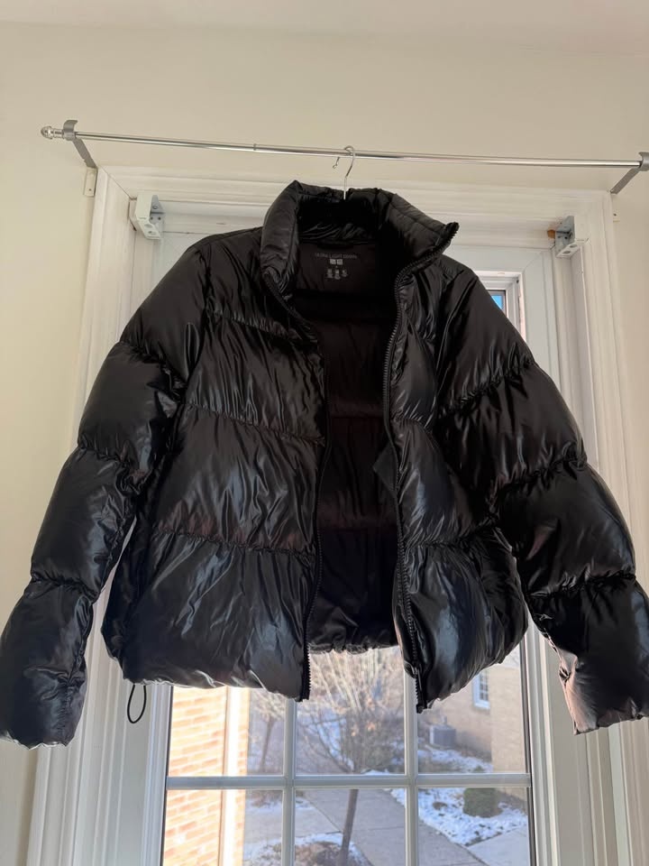 Uniqlo Ultra Light Down Bomber Jacket – Size M – Like New - photo 3