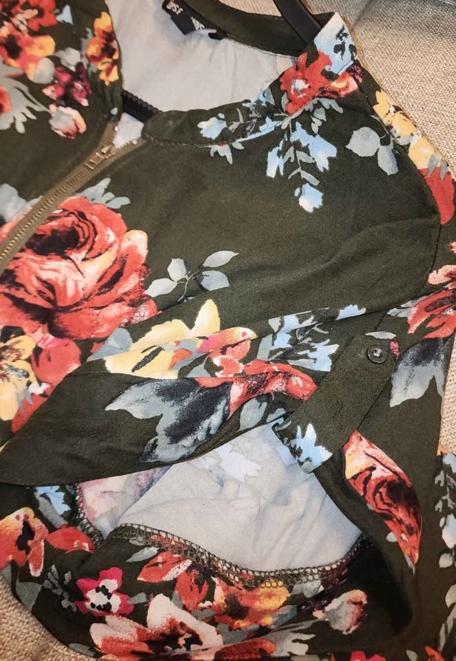 Olive green floral short sleeve top - photo 4