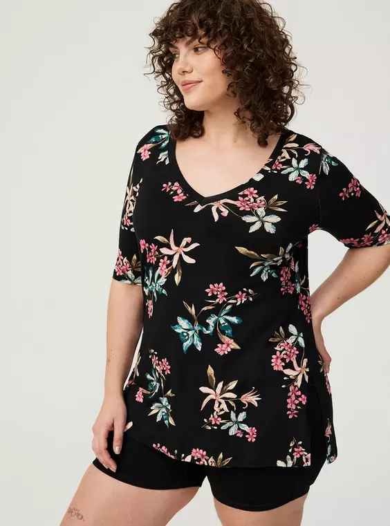 Torrid soft V-neck tee - photo 2