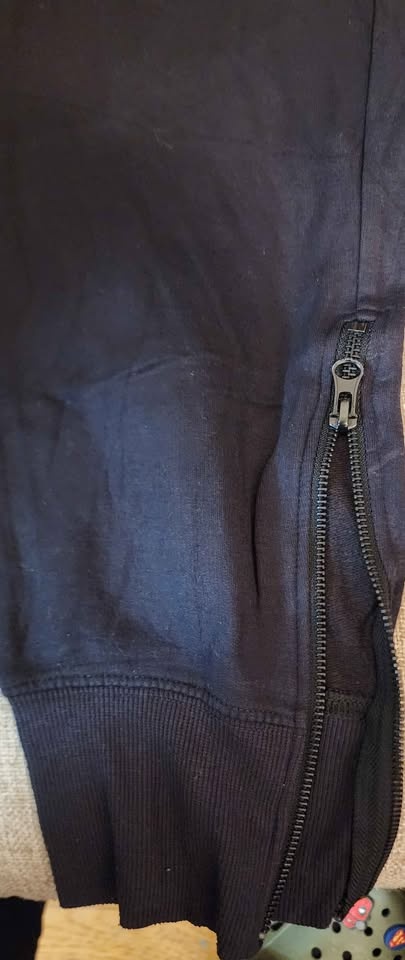 Seek no further Women's black jogger pants - photo 3