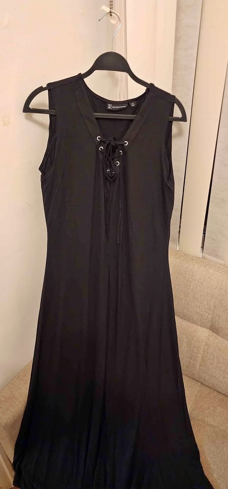 NY & Company women's sleeveless lace up dress top