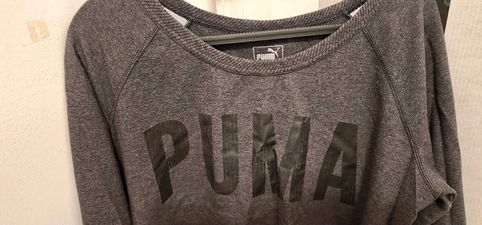 Puma Women's crewneck sweatshirt