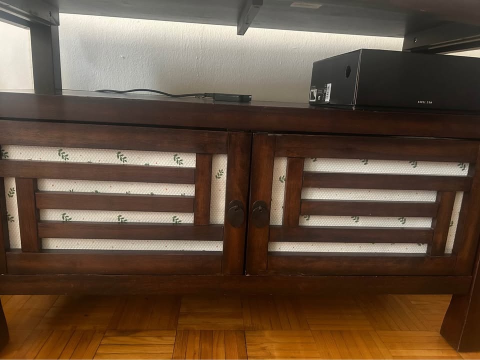 Vintage Wooden TV stand (Sturdy) - photo 2