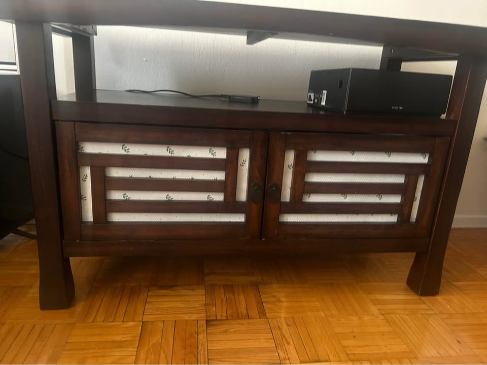 Vintage Wooden TV stand (Sturdy) - photo 3