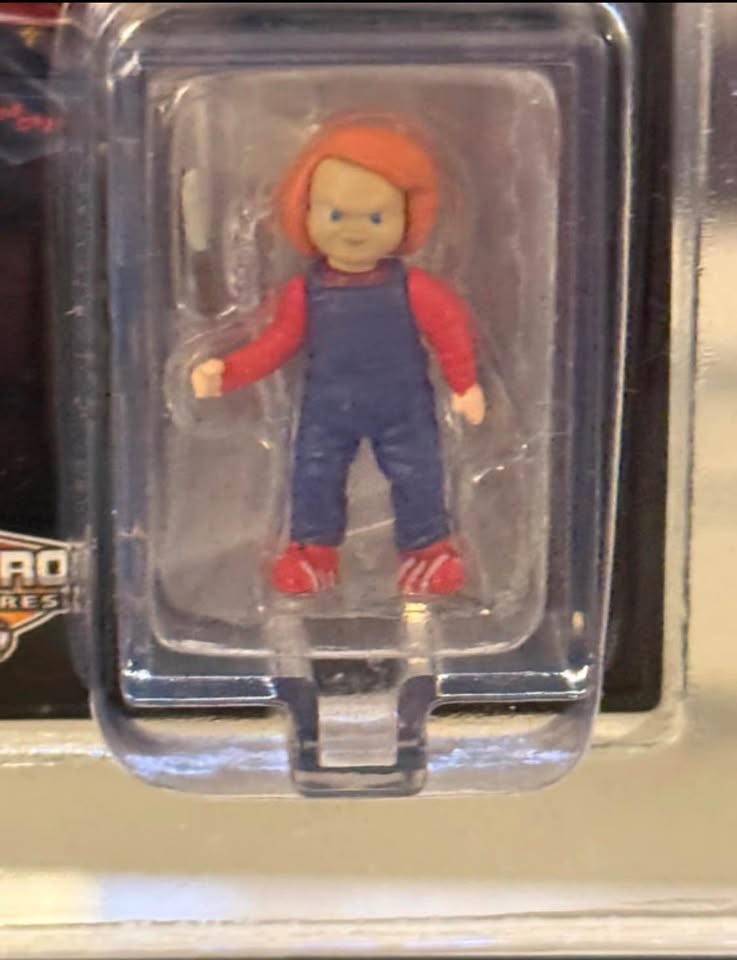 Chucky Micro Figure - photo 4