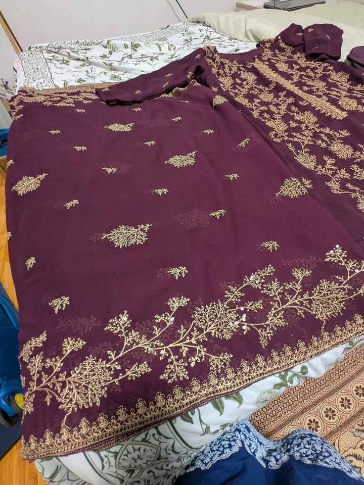 Beautiful 3 piece stitched party wear embourided suit - photo 5