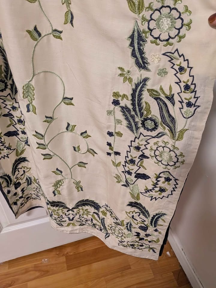 3 piece stitched embroided suit - photo 2