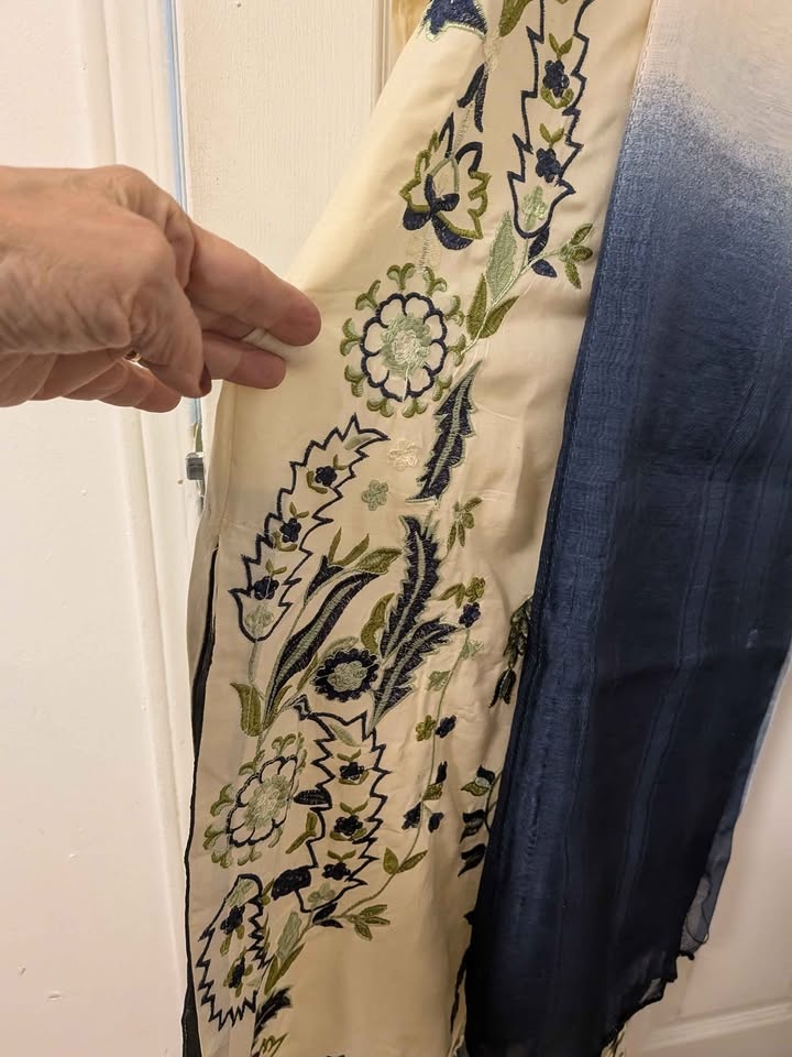 3 piece stitched embroided suit - photo 3